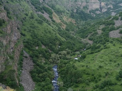 drugaya-gruziya-neizvedannye-tropy-dzhavakheti-megality-abuli-ozero-paravani-kanon-dashbash