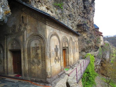 zastyvshiy-vo-vremeni-chiatura-i-nebesnyy-stolp-katskhi
